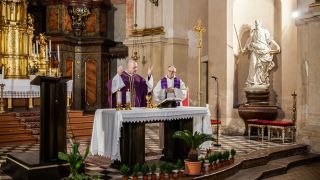 image:Image FOTOGALERIE: Mše svatá za oběti války na Ukrajině v kostele sv. Kajetána