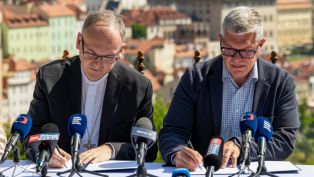 image:Image Česká biskupská konference a spolek Někdo Ti uvěří podepsaly memorandum o spolupráci